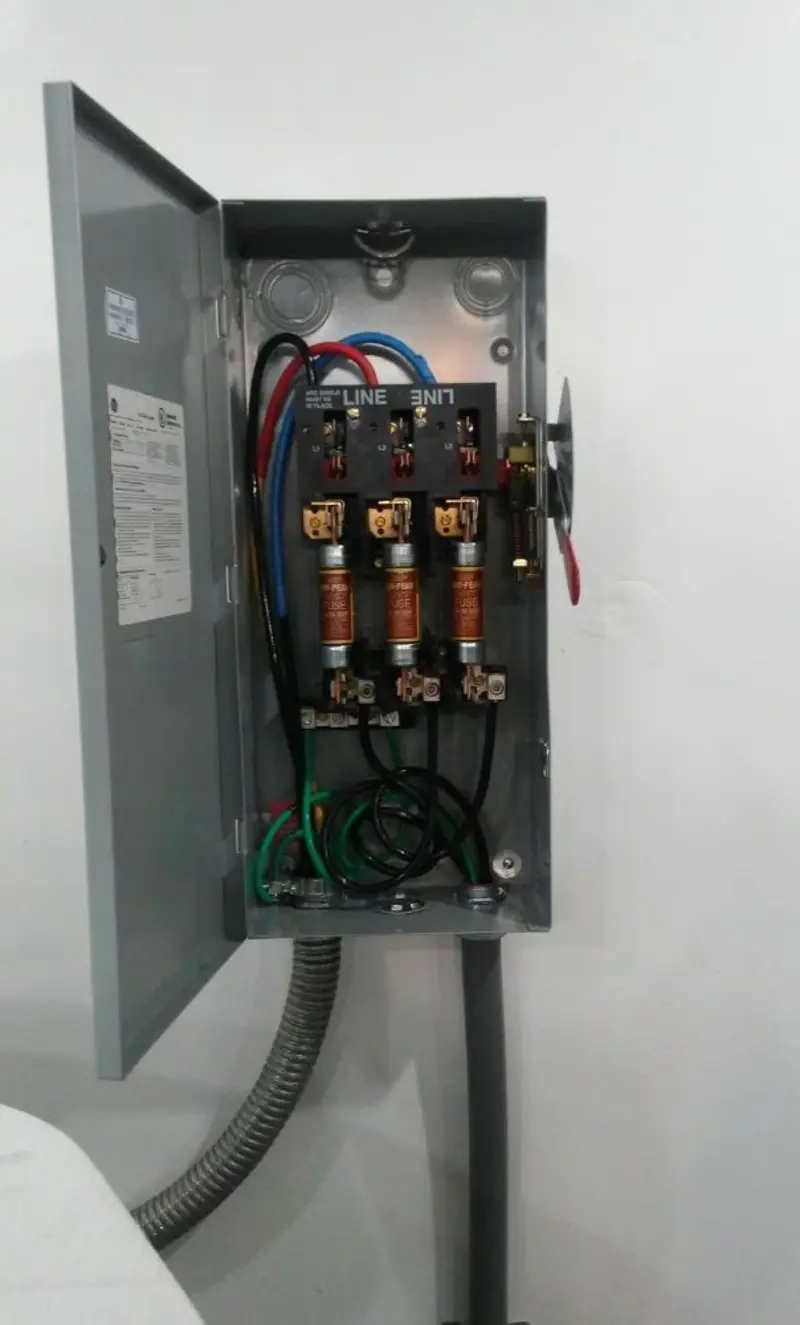 Three-phase disconnect switch installed for Smoke Detector Installation in Sun Lakes